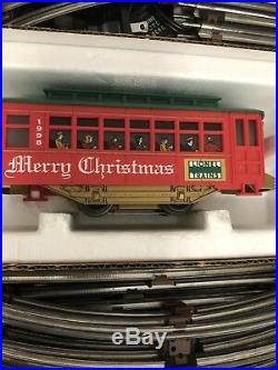 LIONEL TRAIN 1998 CHRISTMAS HOLIDAY TROLLEY CAR SET WithTRACK WithBOX 6-11981 O-27