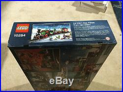 Lego set 10254 Creator Winter Christmas Holiday Train New Factory Sealed 734 pcs