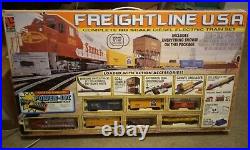 Life-Like FREIGHTLINE U. S. A HO Diesel Train Set with6 Pc Xmas Tree Set COMPLETE
