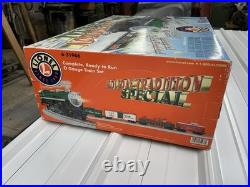 Lionel 31966 Holiday Tradition Special Train Set Complete W Box Untested