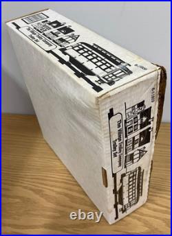 Lionel 6-11809 Christmas Village Motorized Trolley Set Train O-27 Gauge Track