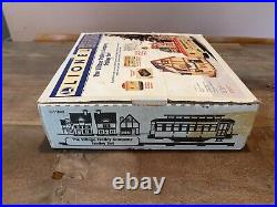 Lionel 6-11809 The Village Trolley Christmas Train Set/Box