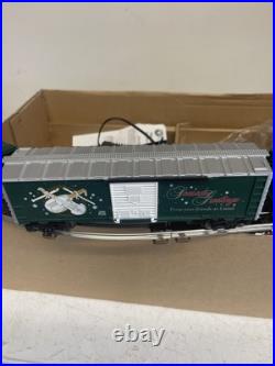 Lionel 6-21944 O27 Gauge Christmas Train Set withmusical boxcar