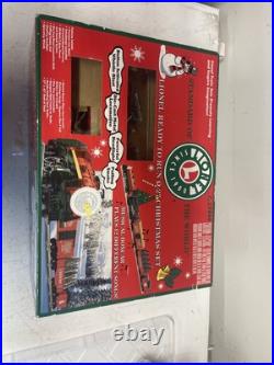 Lionel 6-21944 O27 Gauge Christmas Train Set withmusical boxcar