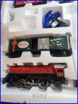 Lionel 6-30068 O Gauge North Pole Central Christmas Train Set Lightly Used Lionel 6-30068 O Gauge North Pole Central Christmas Train Set Lightly Used