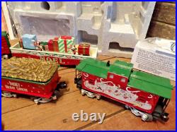 Lionel 6-83964 Disney Mickey's Holiday To Remember Christmas Lionchief Train Set