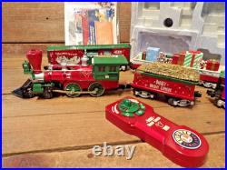 Lionel 6-83964 Disney Mickey's Holiday To Remember Christmas Lionchief Train Set