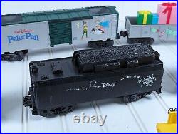Lionel Disney Mickeys Christmas Express Train 6-31946 Locomotive Tender + 5 cars
