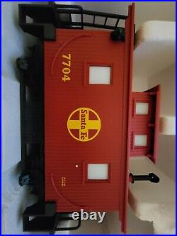 Lionel Frontier Freight 8-81002 Santa Fe Train Set. Caboose and cars only