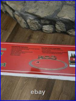 Lionel Holiday Special Train set 8-81029 51 Circle Of Track 60w Transformer