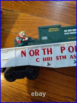 Lionel North Pole Central Christmas 0 Gauge Train Set # 6-30020 Plus Extra Track