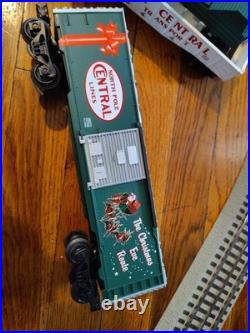 Lionel North Pole Central Christmas 0 Gauge Train Set # 6-30020 Plus Extra Track
