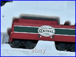 Lionel North Pole Central Christmas Train Set # 6-30068 & Expansion 6-30040