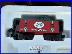 Lionel North Pole Central Christmas Train Set # 6-30068 & Expansion 6-30040
