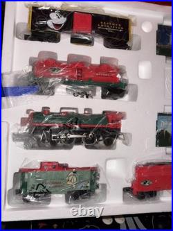 Lionel O Disney Mickey's Christmas Express Steam Engine RTR Train Set. New