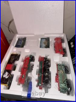 Lionel O Disney Mickey's Christmas Express Steam Engine RTR Train Set. New