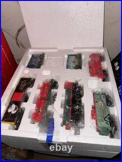 Lionel O Disney Mickey's Christmas Express Steam Engine RTR Train Set. New
