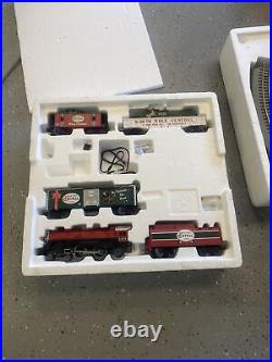 Lionel O Scale North Pole Central Christmas Train Set 6-30068 Used