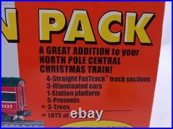 Lionel Trains North Pole Central Passenger Car Expansion Pack 6-30039 Never Used