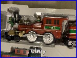 Lionel Trains North Pole Central Ready to Play Battery Power Christmas Train Set