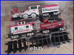 Lionel Winter Wonderland Express Battery Powered Train Set Model #7-12086 Lionel Winter Wonderland Express Battery Powered Train Set Model #7-12086