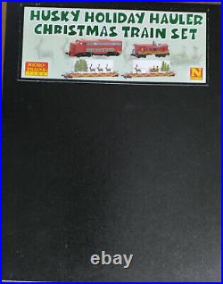 MICROTRAINS Husky Holiday Hauler Christmas Train Set 993 21 290