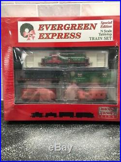 Micro Trains Line Evergreen Christmas Express Train Set Loco and 4 cars