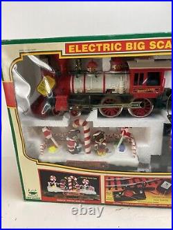 NEW BRIGHT SANTALAND CHRISTMAS ELECTRIC BIG SCALE TRAIN SET NEW Sound &Animated