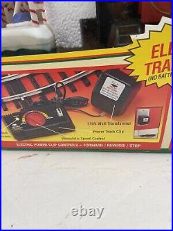 NEW BRIGHT SANTALAND CHRISTMAS ELECTRIC BIG SCALE TRAIN SET NEW Sound &Animated