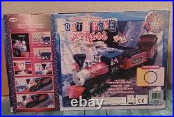 NEW Eztec North Pole Express Christmas Train Set 22 Pieces Plays Music NEW Eztec North Pole Express Christmas Train Set 22 Pieces Plays Music