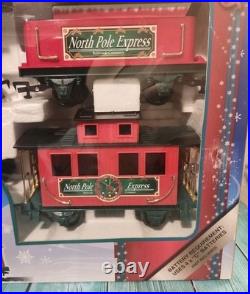 NEW Eztec North Pole Express Christmas Train Set 22 Pieces Plays Music