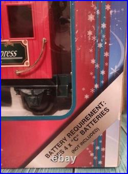 NEW Eztec North Pole Express Christmas Train Set 22 Pieces Plays Music