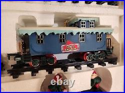 NEW Vintage NORTH POLE CHRISTMAS MAGIC MUSICAL ANIMATED TRAIN SET 1992 Toy State