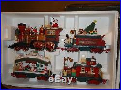 New Bright 384 Holiday Express Christmas Electric Animated Train Set G extras