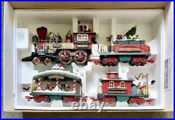 New Bright Holiday Express Animated Christmas Train Set Railroad #384 EXCELLENT