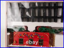 New Bright MUSICAL HOLIDAY EXPRESS Animated Christmas Train Set
