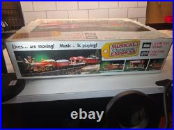 New Bright Musical Holiday Christmas Express Elf Train locomotive 1990's NO. 183