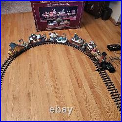 New Bright The Holiday Express 2000 Animated Train Set Model #385 Tested Works