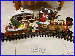 New Bright The Holiday Express Animated Christmas Train Set 384 Excellent Cond
