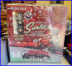 RARE Lionel Hallmark Santa Toymaker Electric Train Set. 2016, Factory Sealed