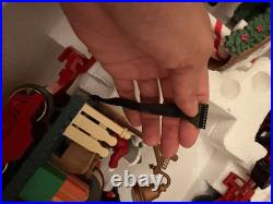 READ The HOLIDAY EXPRESS Animated Christmas Train Set #384 Pre-Owned and Com