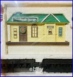 Rare Vintage North Pole Station Santa Christmas Train Set Toy State Industrial