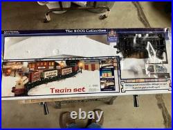 The 2001 Collection Dickenville G Gauge Analog Christmas Train Starter Set