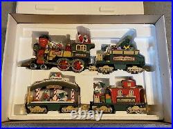 The HOLIDAY EXPRESS Animated Christmas Train Set #380 New Bright