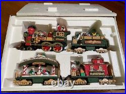 The HOLIDAY EXPRESS Animated Christmas Train Set #380 New Bright