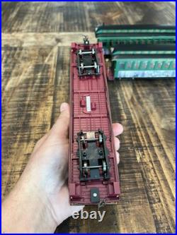 Thomas Kinkade Christmas Express Hawthorne Village Locomotive Bachmann 4 Cars