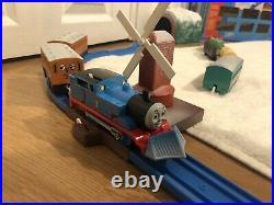 Thomas The Train Trackmaster Tomy HOLIDAY SET CHRISTMAS GREAT CONDITION WITH BOX
