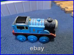 Thomas Wooden Railway-holiday Christmas Battery Around Tree Set 2006/2005 Tested Thomas Wooden Railway-holiday Christmas Battery Around Tree Set 2006/2005 Tested