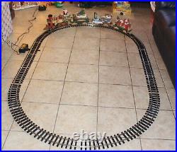 VINTAGE DILLARD'S TRIMMINGS CHRISTMAS ANIMATED ELECTRONIC TRAIN SET G SCALE Read