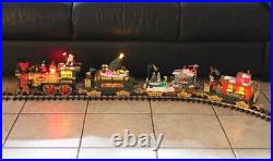 VINTAGE DILLARD'S TRIMMINGS CHRISTMAS ANIMATED ELECTRONIC TRAIN SET G SCALE Read